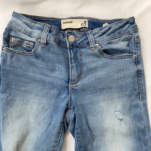 Distressed ripped jeans - Picture 2 of 4